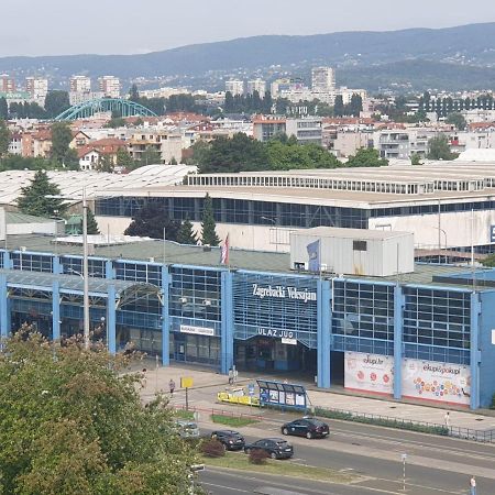 Apartman Lana ,Froudeova Ulica 3 Nasuprot Zg Velesajma Apartment Zagreb Exterior photo